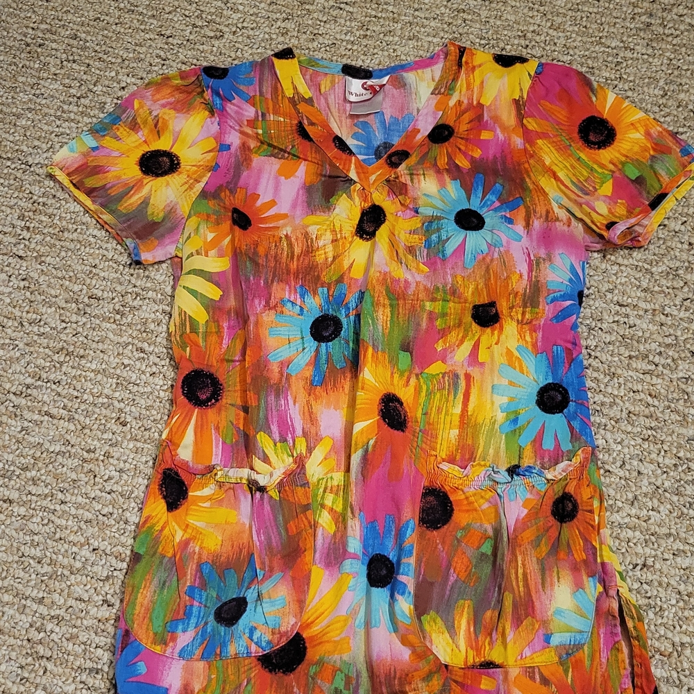 White Cross Colorful Floral Short Sleeve Top